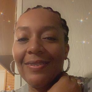 Meet your Posher, Deangela